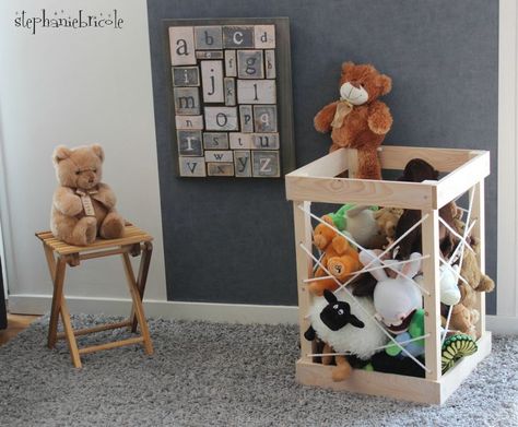 DIY Brico - un range jouet avec des tasseaux et de la corde ! Girls Closet Organization, Toy Rooms, Baby Diy, Baby Bedroom, Toy Box, Kids Playroom, Toy Storage, Diy Storage, Boy's Room