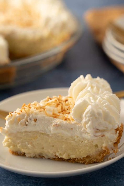 Keto Coconut Cream Pie ⋆ Deb's Daily Dish Sugar Free Coconut Cream Pie, Keto Coconut Cream Pie, Keto Whipped Cream, Cream Pie Filling, Coconut Cream Pie Recipes, Coconut Pudding, Coconut Pie, Cream Pie Recipes, Unsweetened Coconut Milk