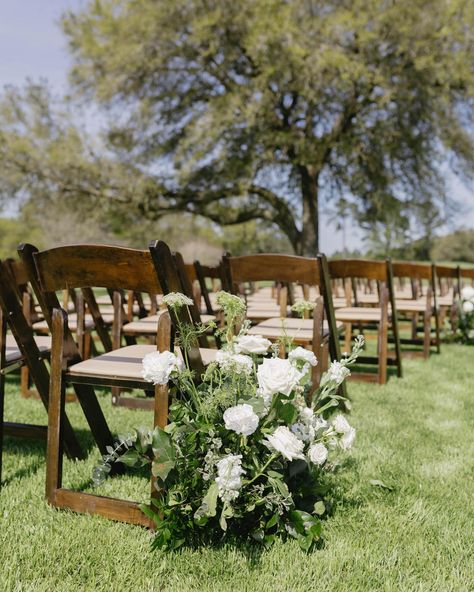 Completely and utterly obsessed with florals, brides if you are a flower girl like me then we will get along great🙌🏻💕 Flower Field Wedding, Field Wedding, Flower Field, A Flower, Flower Girl, Flowers, Floral, Photography