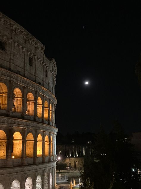 Italycore Aesthetic, Italia Aesthetic, Somewhere In Northern Italy 1983, Rome Streets, Italy Holidays, Italy Aesthetic, New York Life, European Summer, Night Aesthetic