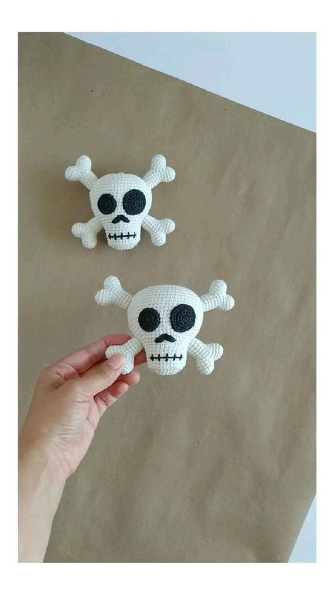 Crochet Skeleton Pattern, Crochet Skull Pattern, Skull Crochet Pattern, Anime Crochet, Skull Crochet, Crochet Skull Patterns, Crochet Bird Patterns, Crochet Skull, Crochet Heart Pattern