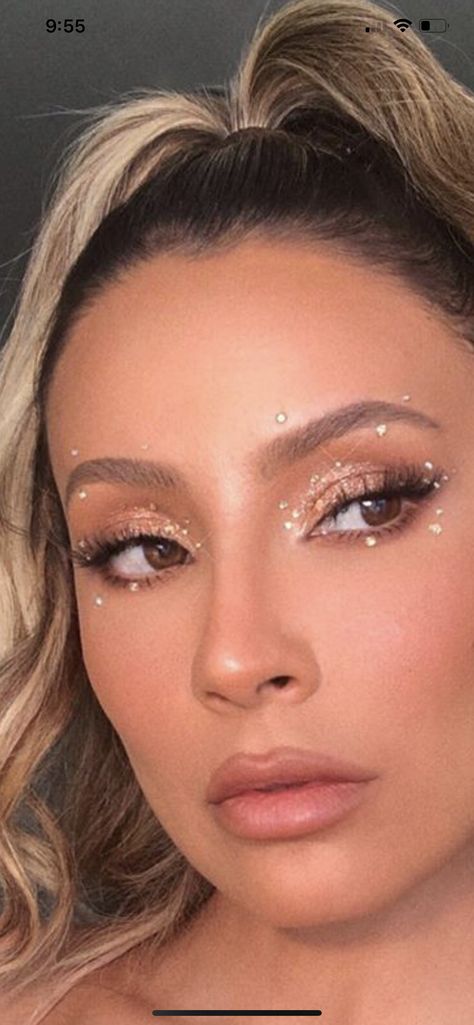 Makeup For Beyonce Concert, Silver Gem Makeup Looks, Beyonce Concert Hair Ideas, Beyonce Concert Hair, Rave Jewels Face, Rennaisance Makeup Beyonce, Beyonce Inspired Makeup, Alien Cowgirl Makeup, 21st Bday Makeup