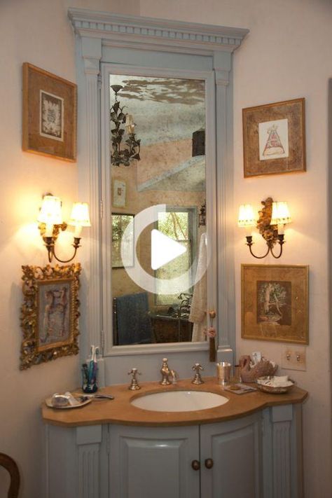 Corner Medicine Cabinet Ideas, Corner Sink Bathroom Mirror, Corner Bathroom Vanity Ideas, Corner Bathroom Sinks, Bathroom Corner Sink, Corner Vanity Bathroom, Corner Bathroom Mirror, Corner Bathroom Sink, Mason Jar Night Light