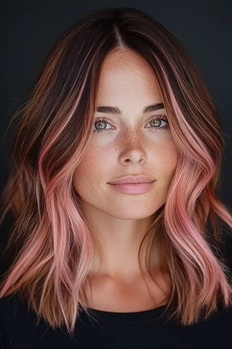 Woman with shoulder-length hair dyed with pink highlights. Subtle Rose Gold Hair Brunette, Different Hair Color Ideas, Amazing Hair Color, Brunette Hair Color Ideas, Rose Gold Hair Brunette, Hair Color Inspiration, Perfect Brunette, Auburn Balayage, Rich Brunette