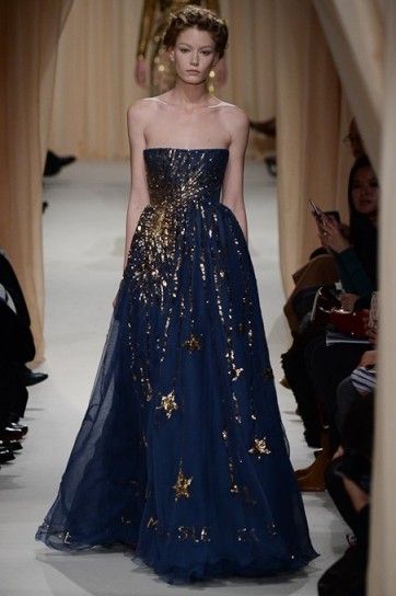 Valentino, abito blu e oro Fashion Base, Luna Goddess, Blue And Gold Dress, Detail Couture, 2015 Couture, Valentino Couture, Taffeta Dress, Couture Runway, Star Dress