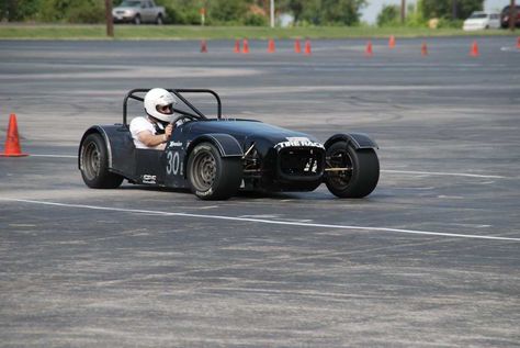 Locost 7, Caterham Super 7, Caterham Cars, Lotus Sports Car, Homemade Sofa, Caterham Seven, Big Cars, Chassis Design, Lotus 7