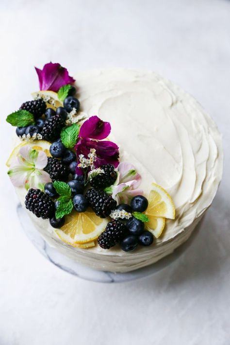 Lemon And Blueberry Cake Decoration, Lemon Blueberry Cake Decoration, Citrus Wedding Cake, Lemon Cake Decoration, Lemon Blueberry Layer Cake, Blueberry Layer Cake, Pear And Almond Cake, Torte Creative, Lemon Blueberry Cake