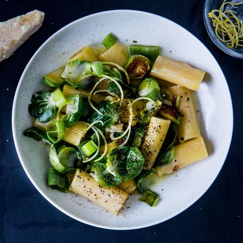 20 Leek Recipes That Are Like, 'Onions Who?' | Bon Appétit Winter Pasta, Leek Recipes, Vegetarian Pasta Recipes, Vegetable Pasta, Vegetarian Pasta, Healthy Pasta Recipes, Healthy Pastas, Easy Pasta Recipes, Vegetarian Meals