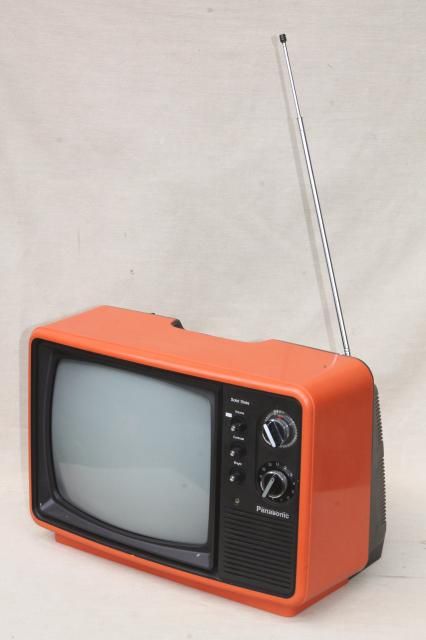 70s Tv Set, Retro Appliances, Portable Tv, Retro Tech, Old Technology, Retro Gadgets, Retro Radio, Tv Set, Tv Sets