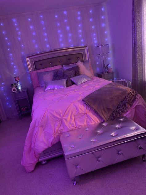 Full Size Bed Bedroom Ideas, Silver Bed Frame Bedroom Ideas, Cute Rooms Baddie, Pink Baddie Bedroom, Pink Baddie Room Ideas, Room Ideas Baddie, Baddie Room Ideas, Bedroom Baddie, Bedroom Ideas Baddie