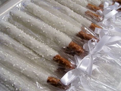 Chocolate covered Pretzel Rods ~ White Chocolate with Little White Pearls sprinkled with White Shimmering Crystals. To see more visit Marie Grahams on Etsy.com Pretzel Rod Display Ideas, Pretzel Ideas, White Pretzels, Chocolate Pretzel Rods, Covered Pretzel Rods, White Chocolate Covered Pretzels, Chocolate Covered Pretzel, Chocolate Covered Pretzel Rods, Chocolate Dipped Pretzels