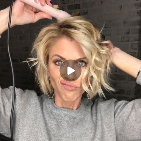 Scrunched Bob Hairstyles, Styling A Bob Easy Hairstyles, Easiest Haircut To Style, How To Wavy Bob Tutorials, Shoulder Length Hairstyles Fine Hair, How To Style A Messy Bob Hair Tutorials, Short Hair Styling Videos, How To Style Shaggy Bob, Hair Styles Bob