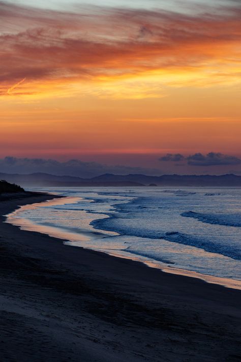 Cranes Aesthetic, Nicaragua Aesthetic, Beach At Dawn, Amazing Locations, Calm Beach, Travelling Ideas, Yearbook Ideas, Travel America, Quaint Cottage