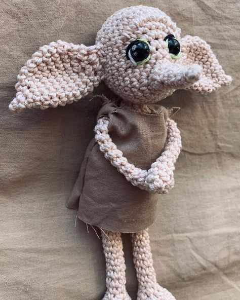 Madwilov Amigurumi on Instagram: “🥰Dobby amigurumi pattern available in my Etsy shop . . #amigurumipattern #dobbyamigurumi #dobby #harrypotteramigurumi .…” Elf Amigurumi, House Elf, Harry Potter Crochet, Easy Crochet Animals, Crochet Animal Patterns, Fun Crochet Projects, Crochet Motifs, Diy Crochet Projects, Crochet Toys Patterns