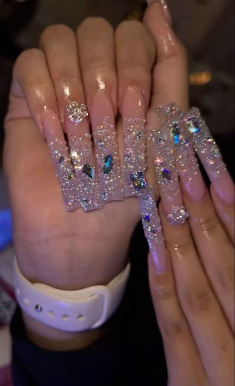 Diamond Nail Designs Rhinestones, Christmas Nails Bling, Christmas Bling Nails, Diamond Nail Designs, Nails Bling, Christmas Bling, Diamond Nails, Ideas For Instagram Photos, Bling Nails