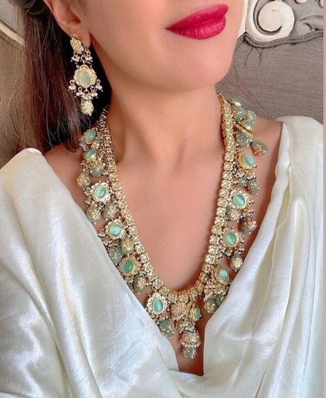 Sabyasachi Bridal, Jewellery Bridal, Diamond Necklace Set, Zircon Jewelry, Cz Necklace, Kundan Necklaces, Jhumka Earrings, Kundan Jewellery, Bridal Set