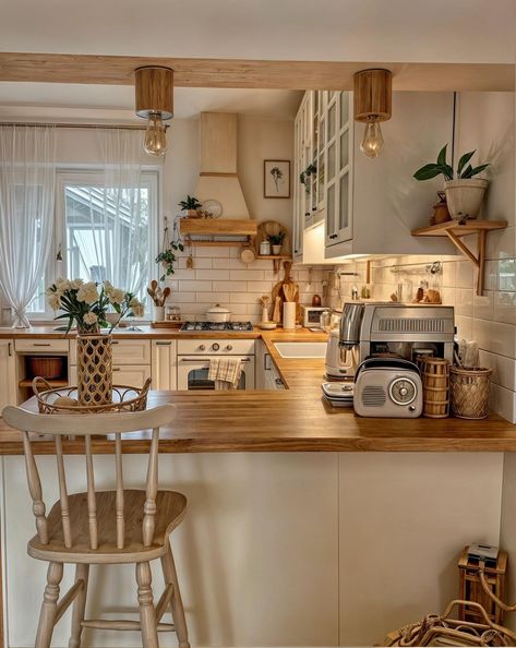 House Aesthetic Inside, Pantry Laundry, Houses Ideas, Dream Life House, House Aesthetic, Bloxburg Ideas, Dream Apartment Decor, Apartment Aesthetic, Dream House Rooms