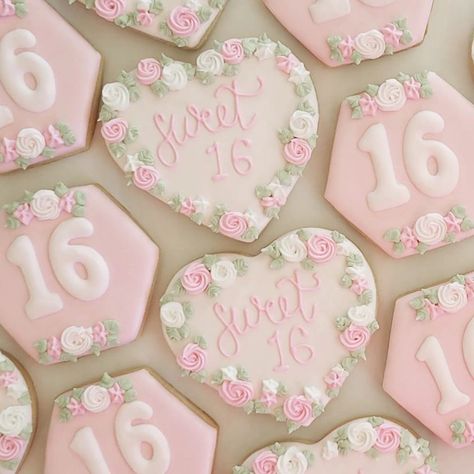 Sweet 16 Cookie Ideas, Sweet 16 Sugar Cookies, 16th Birthday Cookies, Sweet Sixteen Cookies, Sweet 16 Cookies, 16 Cookies, Cookie Party Favors, Royal Icing Sugar, Sweet 16 Birthday Cake