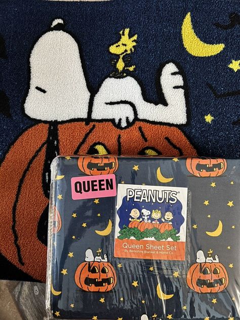 Rare find Snoopy Bed, Halloween Bed Sheets, Hallooween Blanket, Peanuts Blanket, Snoopy Bedding Set, 80s Room, Snoopy Halloween Blanket, Berkshire Blanket, Halloween Bedding