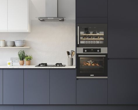 Weekends in the kitchen 😍 Our NEW Luna Midnight kitchen is all the interior inspiration you need ☑️ #Interior #InteriorGoals #Inspiration #KitchenGoals #KitchenInspo #DreamKitchen #NewKitchen #Kitchen #Chic #KitchenTrends #HomeDesign #HomeGoals #InteriorInspiration Luna Kitchen, Kitchen Ranges, Ultra Modern Kitchen, Review Design, Magnet Kitchen, Fitted Kitchens, Award Winning Kitchen, Handleless Kitchen, Free Kitchen Design