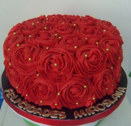 red roses big cake Red Velvet Birthday Cake Ideas For Women, Big Red Cake, Birthday Cupcakes Ideas, Red Rose Cake, Red Velvet Birthday Cake, Rose Cake Design, Red Rose Design, Red Birthday Cakes, Big Cake