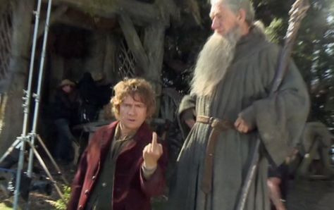 The I’m sick of being small next to Gandalf shot. | The 21 Most Glorious Photos Of Bilbo Baggins Giving The Finger Giving The Finger, Lotr Cast, Lotr Funny, Fili And Kili, Middle Fingers, The Hobbit Movies, Bilbo Baggins, Sherlock John, Fellowship Of The Ring