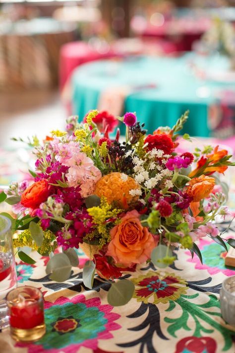 Mexican Centerpiece Ideas, Mexican Wedding Reception, Mexican Table Setting, Loft Wedding Reception, Mexican Centerpiece, Brooklyn Loft, Mexican Inspired Wedding, Rose Centerpiece, Mexican Birthday Parties