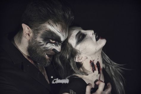 vampire werewolf makeup Halloween Halloween Men Makeup, Vampire Couples, Makeup Artist Names, Mens Halloween Makeup, Werewolf Makeup, Wolf Makeup, Scary Couples Halloween Costumes, Make Up Photo, Zombie Crawl