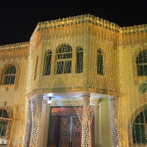 Wedding House Decorations Indian, Wedding House Decorations, Indian Lights, Christmas House Decorations, Vacation House Decor, Pakistan Aesthetic, Mehendi Decor Ideas, Desi Vibes, Best Friend Dates