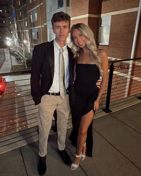 Formal Date Aesthetic, Formal Couple Aesthetic, Formal Pics With Boyfriend, College Party Couple Aesthetic, College Couple Aesthetic, Sorority Formal Pictures, Formal Date Night Outfit, Sorority Formal Pictures With Date, College Formal Dresses