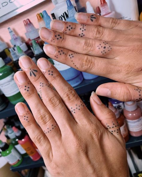 Finger Tattoos Handpoke, Indian Finger Tattoo, Finger Poke Tattoo, Hand Poked Finger Tattoo, Line Work Finger Tattoo, Tattoo Dots On Fingers, Hand Poke Finger Tattoo, Finger Dots Tattoo, Hand Tattoos Dots