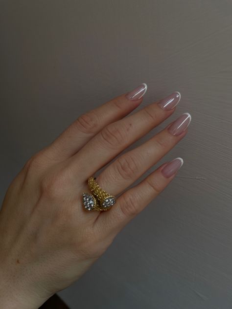 Classic and luxurious design!🔥 
French nails! Love it 🥰 Slim French Tip Nails, Slim Nails Design, Nails Slim, Slim Nails, Stylish Nails Designs, Lines On Nails, Blush Nails, Fashionable Outfits, Nails 2024