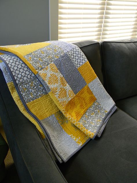 So simple...Alternating rails (I'd say 5x10") set together horizonally, then vertically...Flip for the second row...get pinwheels! LOVE the colors!  Teaginny Designs: Yellow and Gray Pinwheel Quilt Layers, Layer Cake Quilts, Yellow Quilts, Quilt Modernen, Pinwheel Quilt, Lap Quilts, Grey Quilt, Nine Patch, Patchwork Quilt