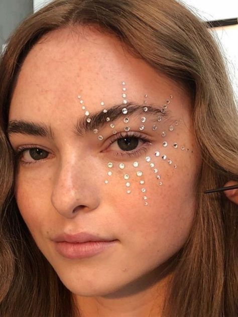 Editorial Make-up, Music Festival Makeup, Halloweenský Makeup, Concert Makeup, Rhinestone Makeup, Rave Makeup, Fest Outfits, Glitter Eye Makeup, Smink Inspiration