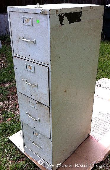 File Cabinet Planter, Garden Planters Diy, Unusual Planter, Garden Spheres, Planter Diy, Diy Concrete Planters, Colorful Planters, Blue Planter, Thrift Store Furniture