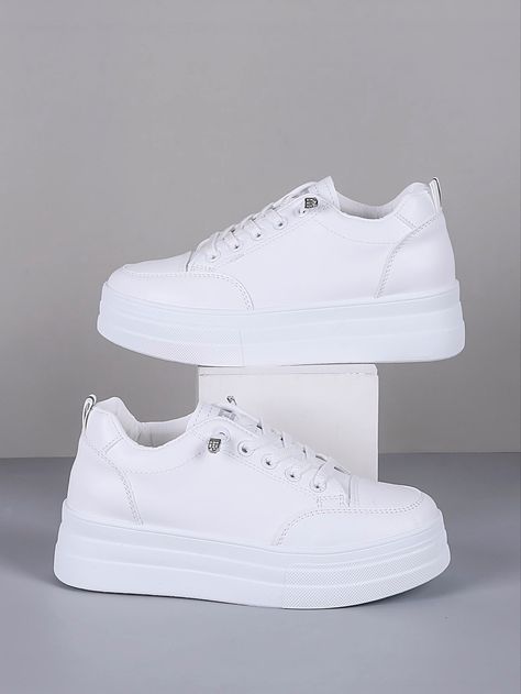 Elegant Shoes Heels, Casual Shoes Women Sneakers, Dr Shoes, Pretty Shoes Sneakers, Shoes Outfit Fashion, Casual Sneakers Women, Girly Shoes, Elegant Shoes, Swag Shoes