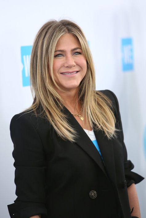 Malibu Blonde, Blonde Hair Ideas, Jennifer Aniston Hair, Inglewood California, Jennifer Aniston Style, Jennifer Aniston Hot, Jen Aniston, Changing The World, Steve Carell