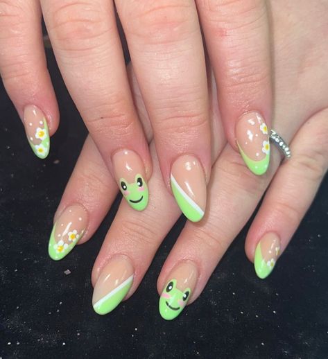 Frog Tips Nails, Nail Designs Frogs, Frog Design Nails, Cute Frog Nail Designs, Frog Nails French Tip, Frog Nail Ideas, Nails Frogs, Frog Nails Acrylic, Lily Pad Nails