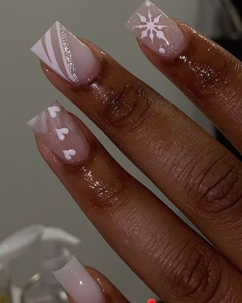 LUXURY NY NAIL TECH 🥂 on Instagram: "That line finger was a accident and then I was like wait this is fireeeee😂😍😍😍" Square Short Christmas Nails, Acrylic Nails Ideas For Christmas, Square Xmas Nails, Medium Length Acrylic Nails Square Christmas, Short French Tip Acrylic Nails With Snowflake, Short Cute Christmas Nails, Christmas Bow Nails Acrylic, Nails Christmas Short, Winter Christmas Nails Hello Kitty