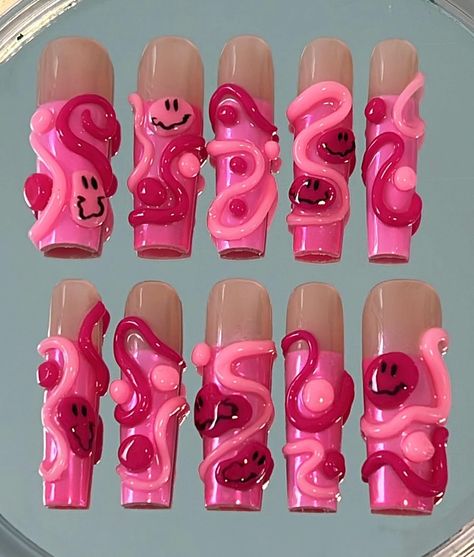 Trippy smiley faces for EDC 🌸💕🌈 . Inspo: @hollywiththegoodnails . . . #pressonnails #gelxnails #trippynails #pinknails #smileynails #3dnails #chromenails #auroranails #3dnailart Trippy Nail Art, Generator Accessories, Aurora Nails, Smiley Faces, 3d Nail Art, Chrome Nails, 3d Nails, Smile Face, Nail Tech