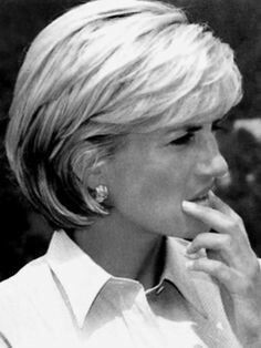 Diana Haircut, Diana Hair, Princess Diana Hair, Kort Bob, Princess Diana Photos, Diana Queen, Princes Diana, Lady D, Hair Cuts For Women