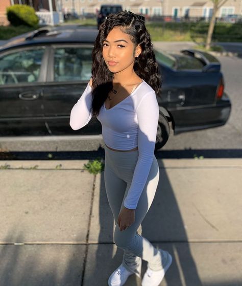 RR The Brnd, LLC. on Instagram: “Baddie spotted in her high waist stacked leggings in “Light Grey”. Tag us in your pictures and show us how you rocking yours!😍🔥 TAP PRODUCT…” Grey Stacked Leggings Outfit, Grey Flared Leggings Outfit Baddie, Gray Leggings Outfit Baddie, Light Skin Girl Outfits, Outfit With Grey Leggings, Grey Leggings Outfit Baddie, Grey Leggings Outfit Black Women, Leggings Outfit Baddie, Outfits With Grey Leggings