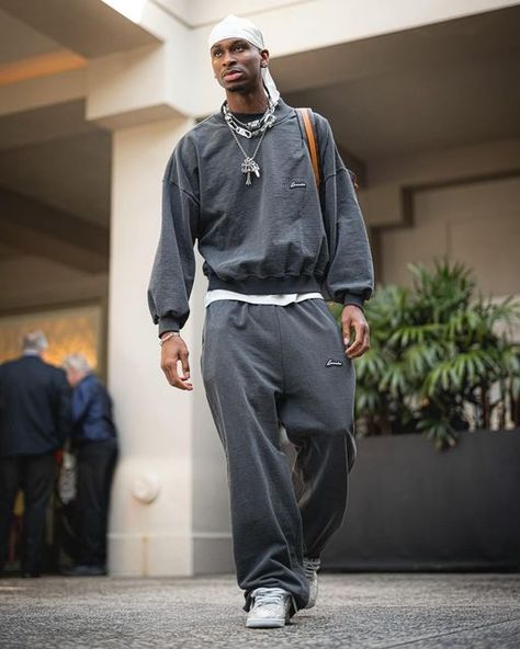 Baggy Tracksuit Outfit Men, Tracksuit Outfit Mens, Men Tracksuit Outfit, Shai Gilgeous Alexander, Spiritual Fashion, Nba Fashion, Tracksuit Outfit, Basketball Clothes, Streetwear Fits