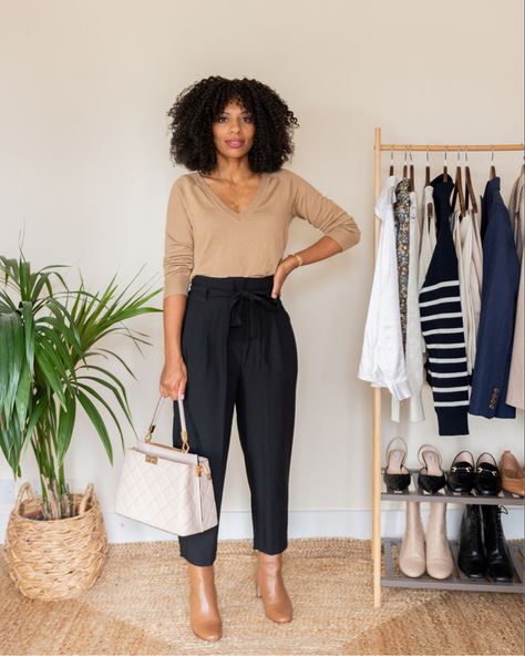 Black Ankle Trousers Outfit, Black Cropped Trousers Outfit, Camel Boots Outfit Winter, Ankle Trousers Outfit, Camel Ankle Boots Outfit, Camel Trousers Outfit, Camel Boots Outfit, Cropped Trousers Outfit, Trousers Outfit Winter