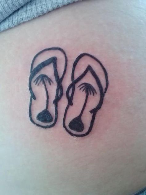 my flip flop tattoo <3 Beach Palm Tree Tattoo, Cruise Tattoo Ideas, Beach Tats, Flip Flop Tattoo, Tatto Designs, Beachy Tattoos, Ems Tattoos, Beach Tattoos, Tiki Tattoo