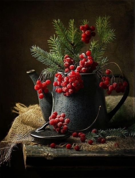 Christmas Still Life, Berries Photography, Red Art Painting, Old Stuff, Winter Table, Still Life Photos, Magic Aesthetic, Paper Tree, Christmas Photography