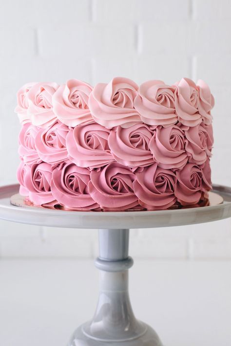 Light Pink Cake Ideas, Rose Themed Birthday Cake, Rose Tip Cake Decorating, Ombré Rosette Cake, Rose Decorated Cake, Rose Bday Cake, Pink Cake Designs Birthday, Rose Birthday Cakes, Pink Cakes Birthday For Women