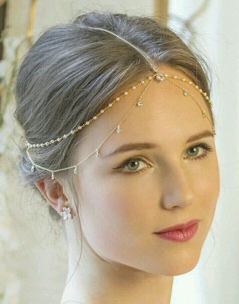 Woman Celebrities, Jóias Body Chains, Bohemian Headpiece, Bridal Hair Headpiece, Pearl Headpiece, Gold Headpiece, Hair Accessories Boho, Headpiece Hairstyles, Headpiece Jewelry