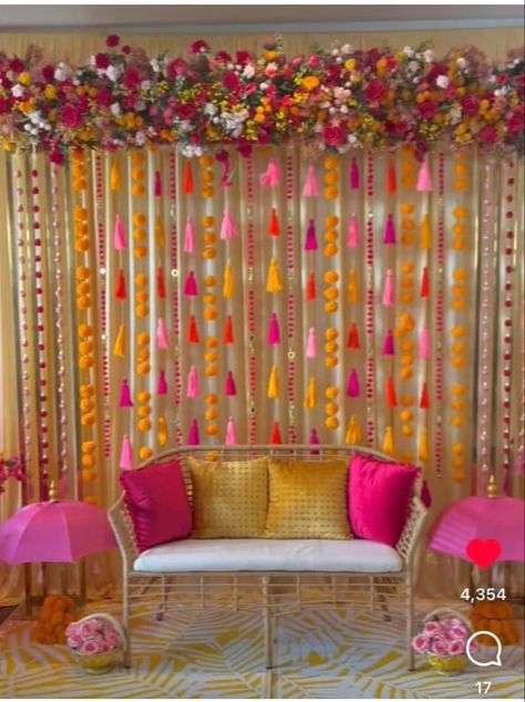 Mehndi Stage Decor, Mehndi Decoration Ideas, Bride Mehendi, Mendhi Outfit, Mehndi Decoration, Reception Decoration Ideas, Haldi Decoration Ideas, Small Wedding Decor, Wedding Decorations Ideas