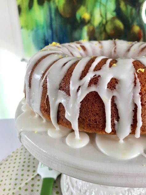 Sprite Bundt Cake with Lemon Frosting Blueberry Lemon Bundt Cake, Sprite Cake, Greek Yogurt Blueberry, Lemon Glaze Recipe, Lemon Blueberry Bundt Cake, Lemon Bundt Cake Recipe, Cake Bundt, Blueberry Bundt Cake, Bundt Cake Recipe